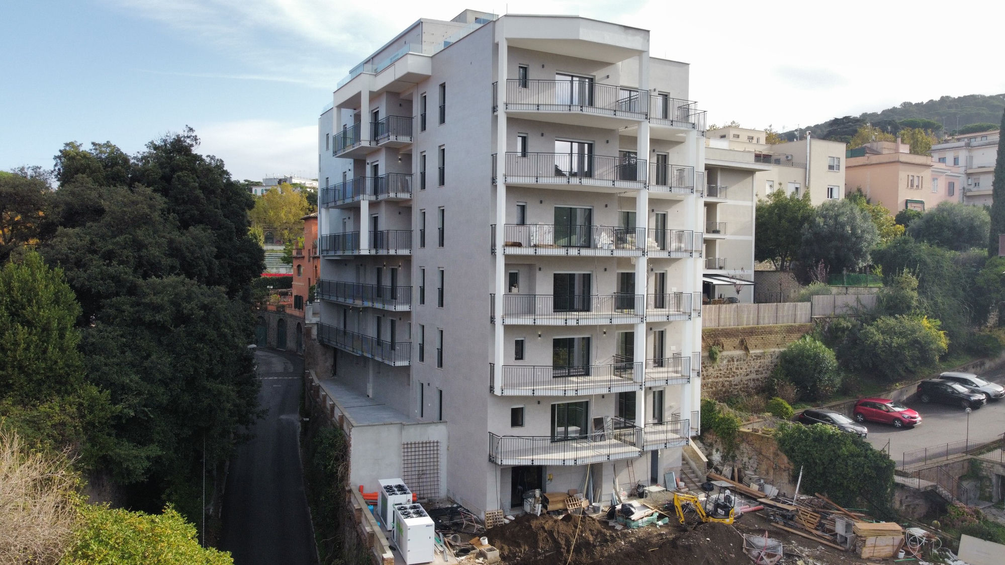 Palazzo ristrutturato in Via Giolitti a Frascati